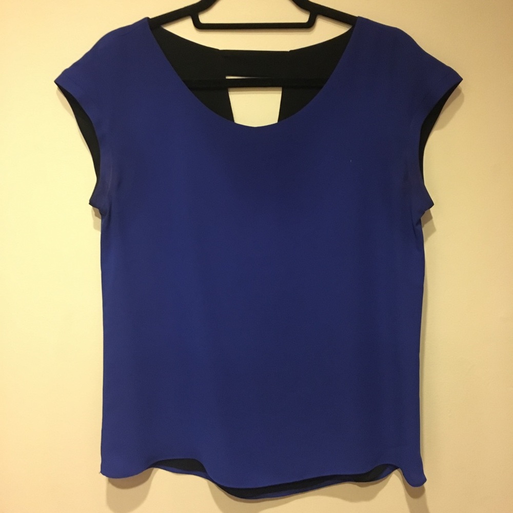 REVERSIBLE blue/black top size M